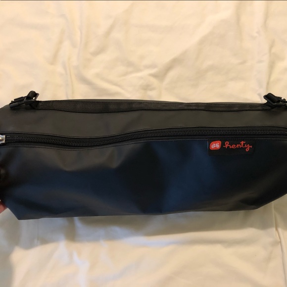 Henty Wingman Messenger Garment Bag - Picture 7 of 9